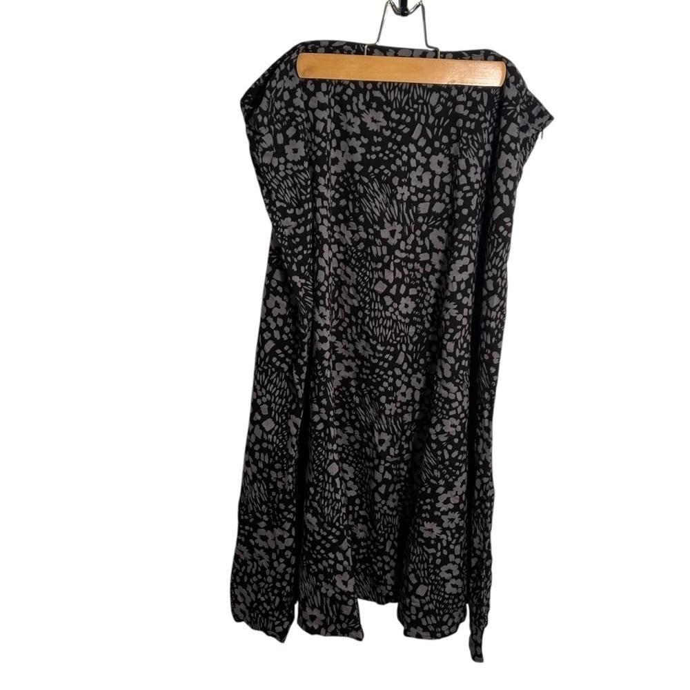 White Stag Women's Size 18 A-Line Flounce Skirt Black Gray Floral Zip Side